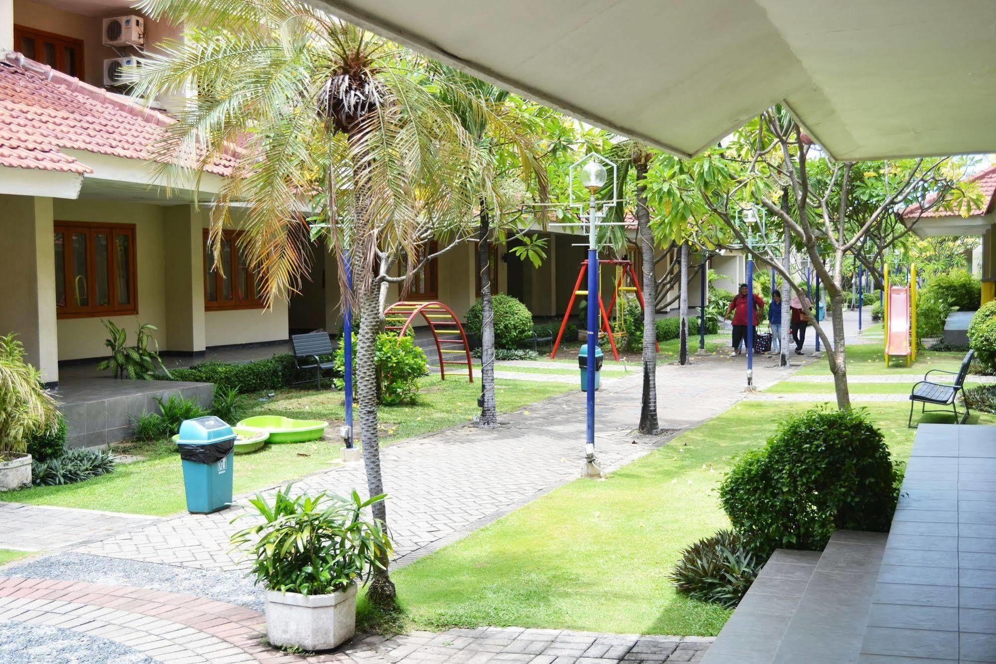 Villa Country Residence Surabaya Exterior foto